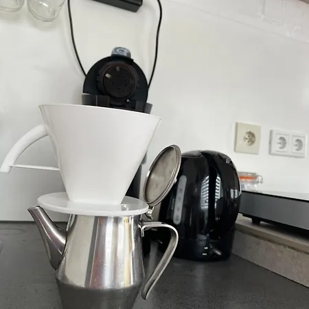 Panzió Zolderstudio Dichtbij Goffert Met Eigen Badkamer En Wc, Eigen Keuken, Eigen Ingang