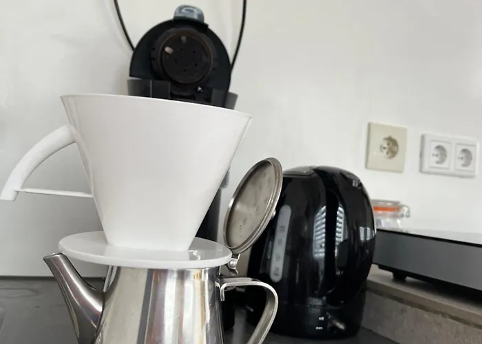 Bed & Breakfast Zolderstudio Dichtbij Goffert Met Eigen Badkamer En Wc, Eigen Keuken, Eigen Ingang