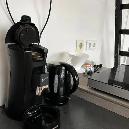 ベッド・アンド・ブレックファスト Zolderstudio Dichtbij Goffert Met Eigen Badkamer En Wc, Eigen Keuken, Eigen Ingang 3*