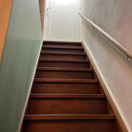 Zolderstudio Dichtbij Goffert Met Eigen Badkamer En Wc, Eigen Keuken, Eigen Ingang Bed & Breakfast Nijmegen