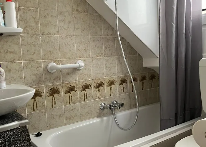 Zolderstudio Dichtbij Goffert Met Eigen Badkamer En Wc, Eigen Keuken, Eigen Ingang Nijmegen