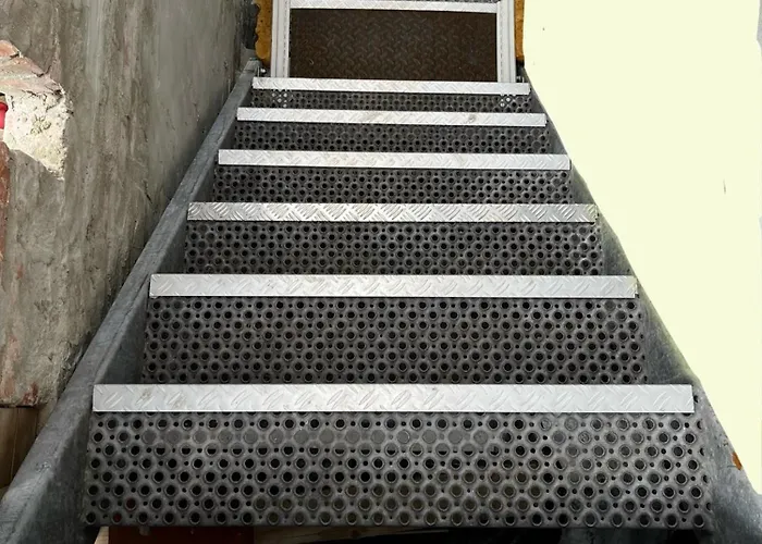 Zolderstudio Dichtbij Goffert Met Eigen Badkamer En Wc, Eigen Keuken, Eigen Ingang Nijmegen